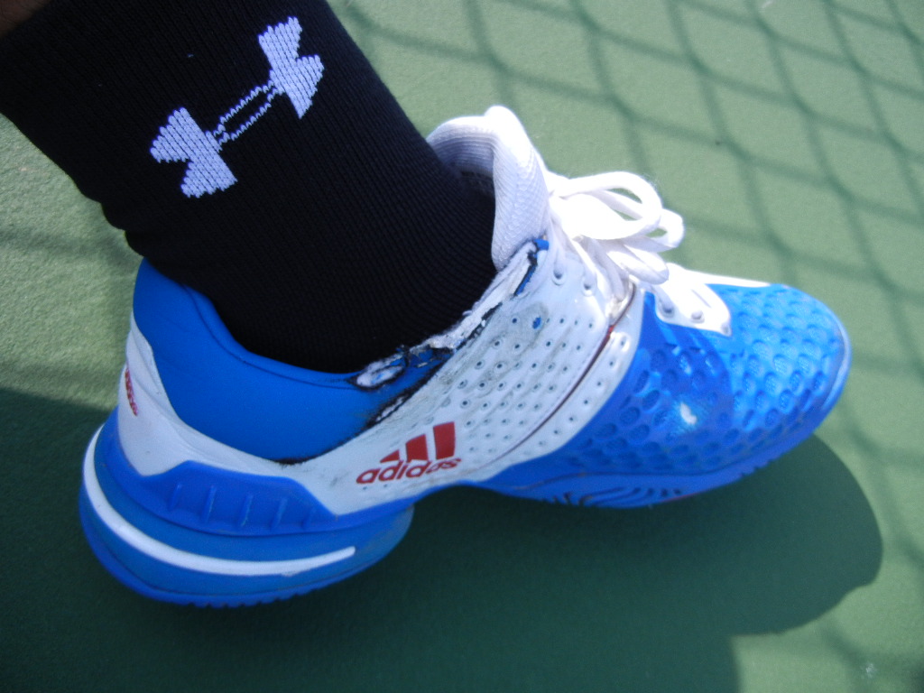 自分に合うシューズ Adidas プロテニスプレイヤー佐藤文平 オフィシャルブログ