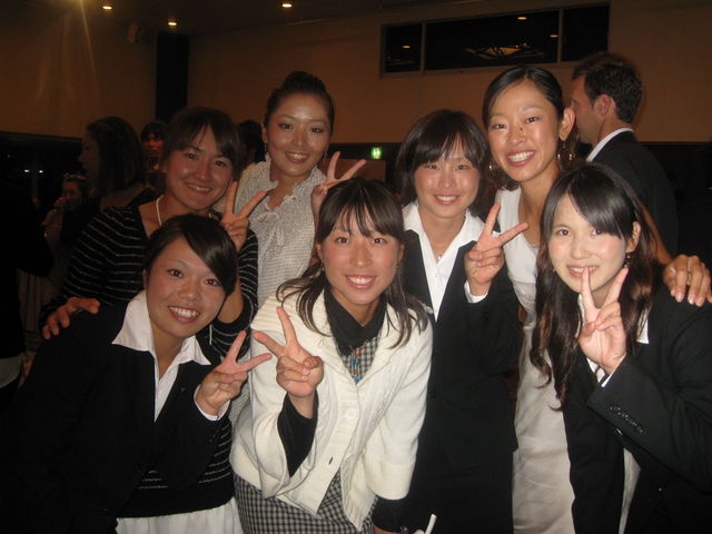 japan2011waseda_girls.jpg