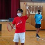 小学校へ訪問し、テニスの楽しさ、そして夢について語った江原プロと柚木プロ