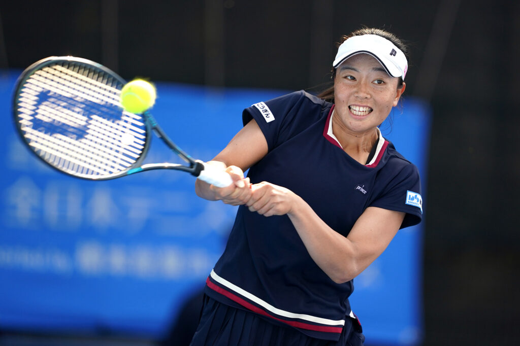 女子は4年ぶりの出場の岡村恭香と7年ぶりの清水綾乃の決勝に。男子はベスト4が決定！【全日本テニス選手権】【Tennis.jp】
